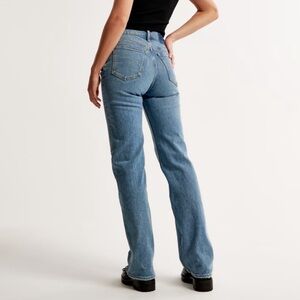 Abercrombie High Rise 90’s Relaxed Jean